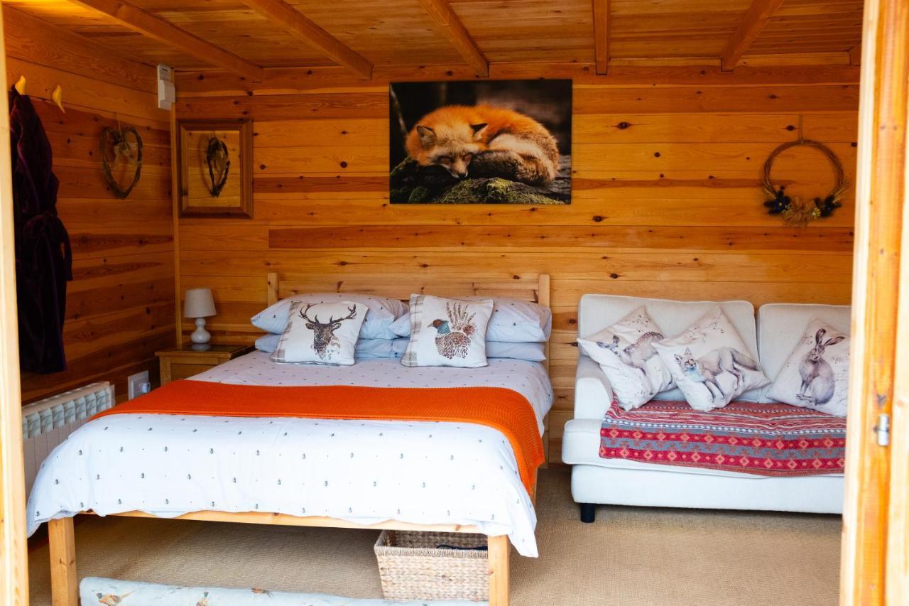 Moors Wood Relaxing ,Tranquil Retreat With Hot Tub Villa Chippenham  Ngoại thất bức ảnh