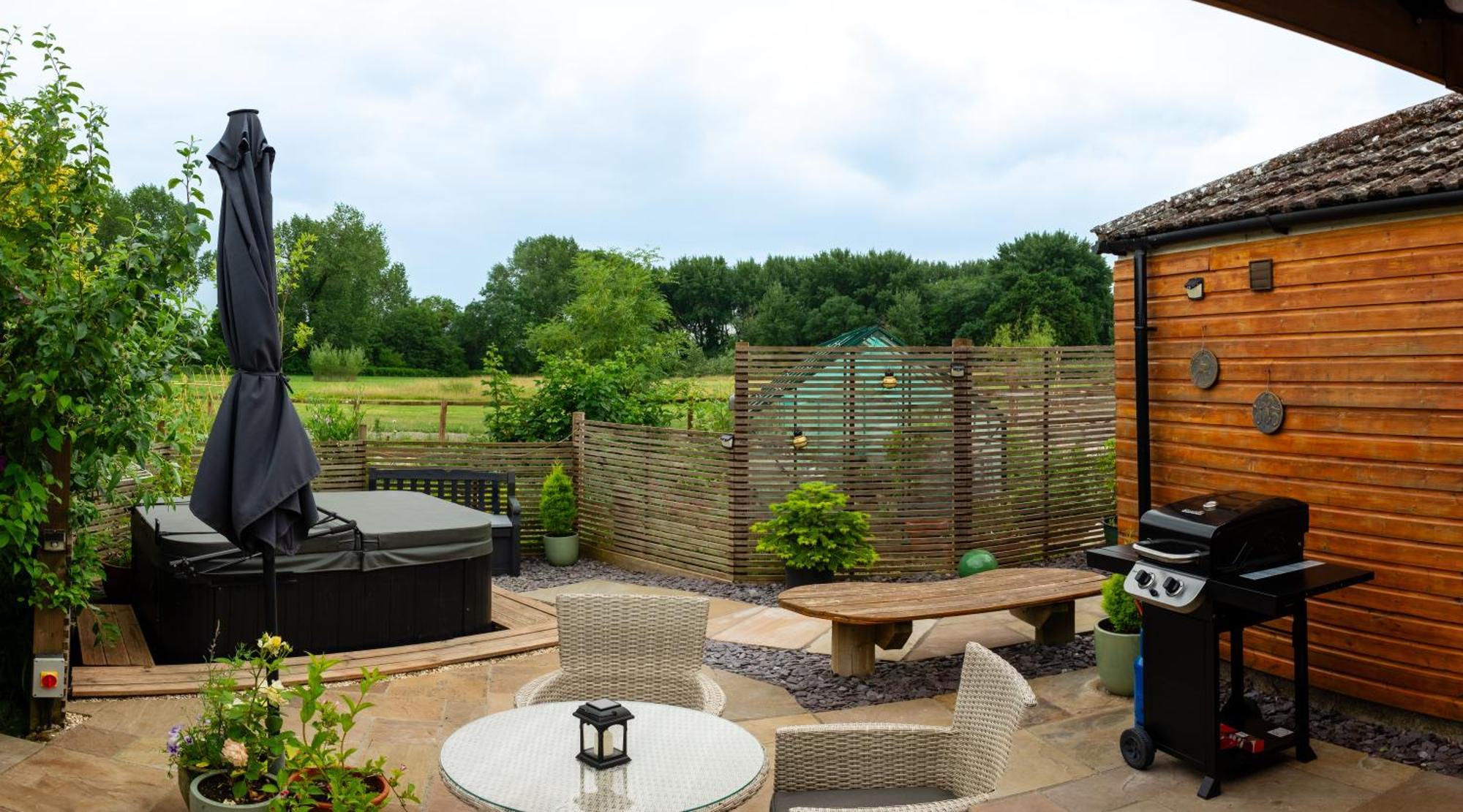 Moors Wood Relaxing ,Tranquil Retreat With Hot Tub Villa Chippenham  Ngoại thất bức ảnh